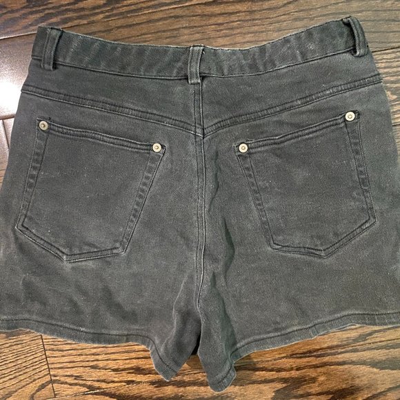 Vintage Club Monaco Denim Mom Shorts in Light Washed Grey (sz 4) - Picture 3 of 3